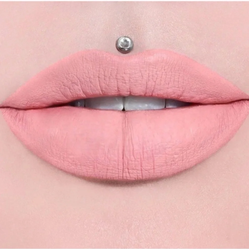 🪷 NIB Jeffree Star Velour Liquid Lipstick “Skin Tight”